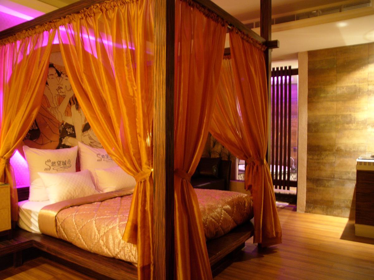 Sexy City Motel Tainan Extérieur photo
