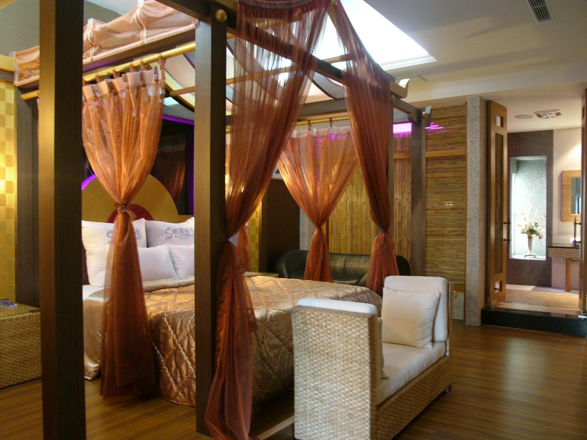 Sexy City Motel Tainan Extérieur photo