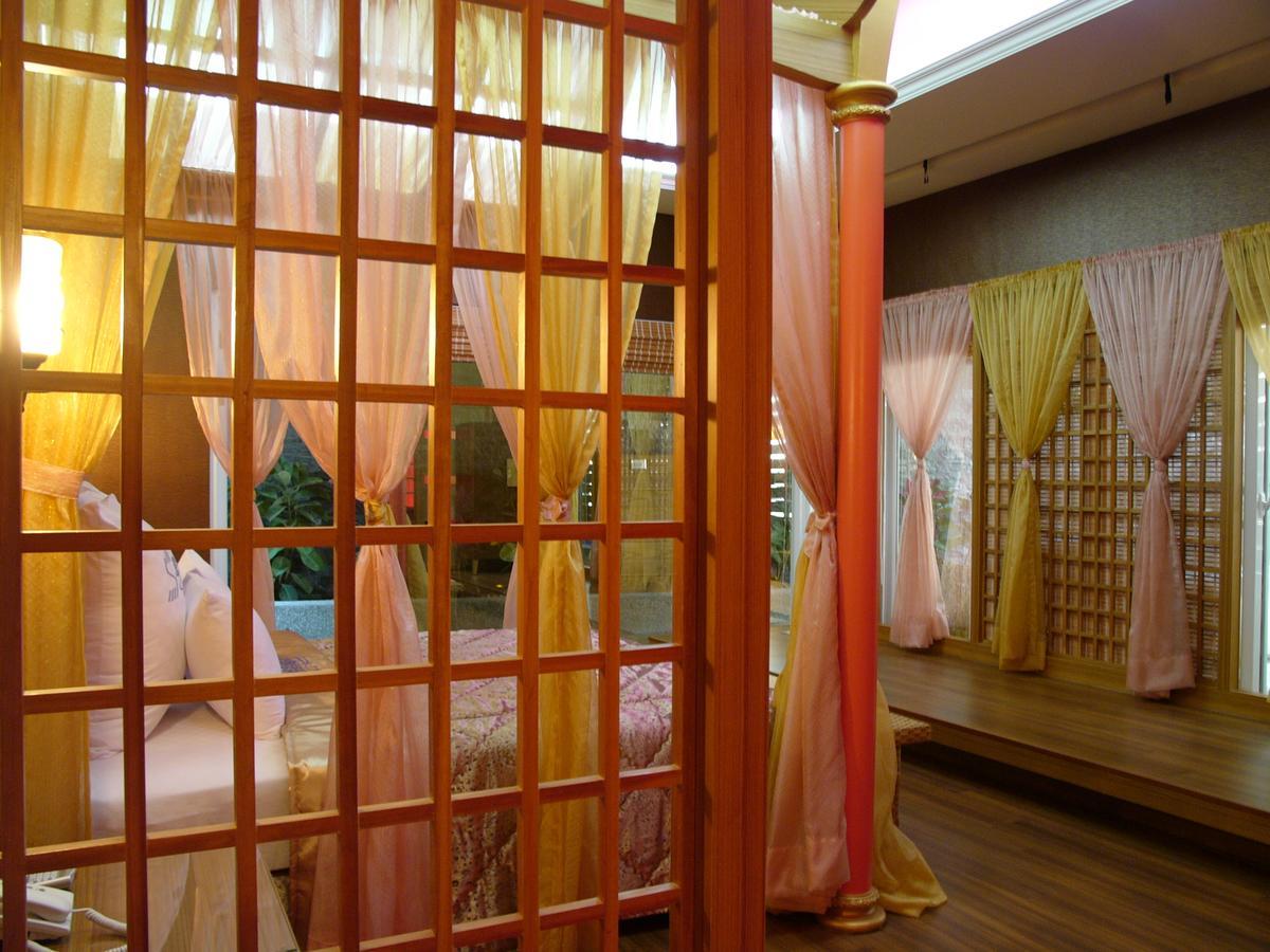 Sexy City Motel Tainan Extérieur photo
