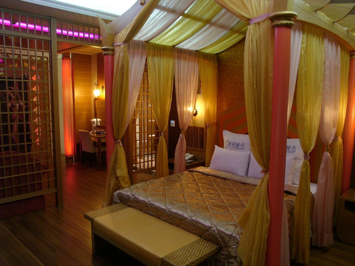 Sexy City Motel Tainan Extérieur photo